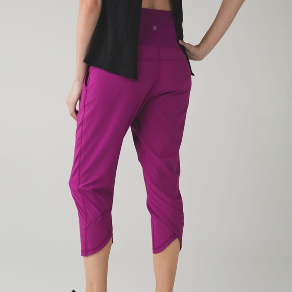 lululemon athletica Pants - Lululemon Tranquil Crop pants Size 6